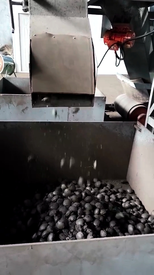 如何用粘合劑降低球團(tuán)返礦率？